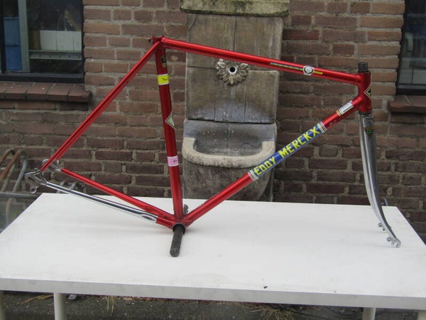 EDDY MERCK COMPETITION Road frame Size 54ct ENGLISH Thread Please note: Sale for this item will be E.U. only and PRO RATED Shipping charges has been added to the listing price for this item, all others if interested for this offering please contact US.