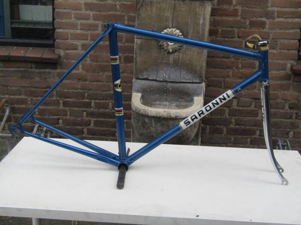 ERNESTO BUILT SARONNI Frame set with TRACK STYLE FORK BLADES, this will be one of the FEW SARONNI Training framesets that we will know of that's is on the open market! E.U. buyers only all others please contact us.