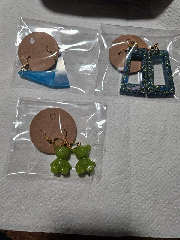 Lot de 2 paire de boucle d oreille  + 1gratuite