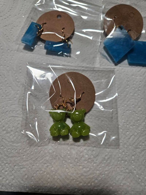 Lot boucles d oreille  2 et 1 gratuite