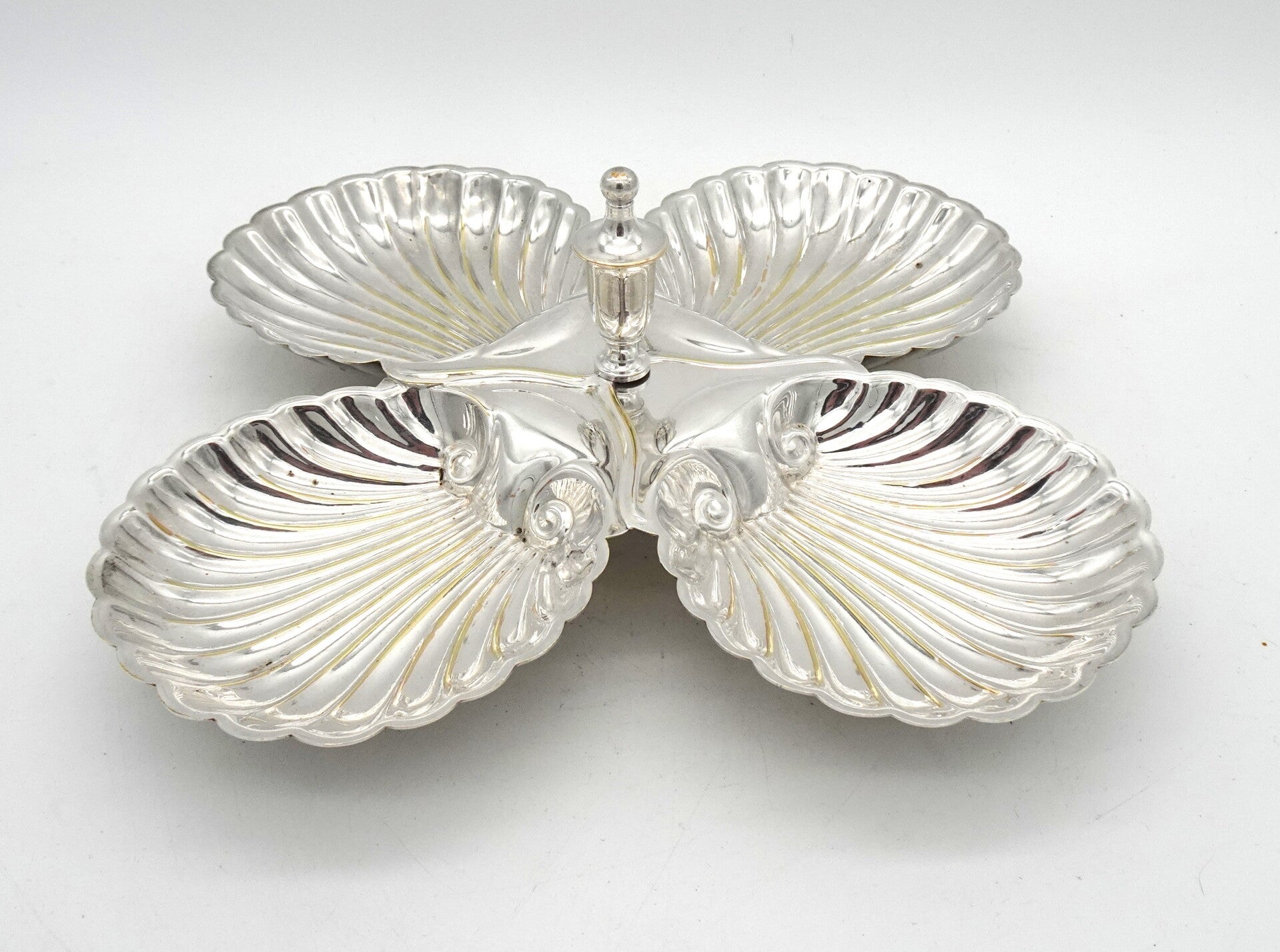 MADE IN ENGLAND VERZILVERDE SCHAAL SCHELPEN PALINES