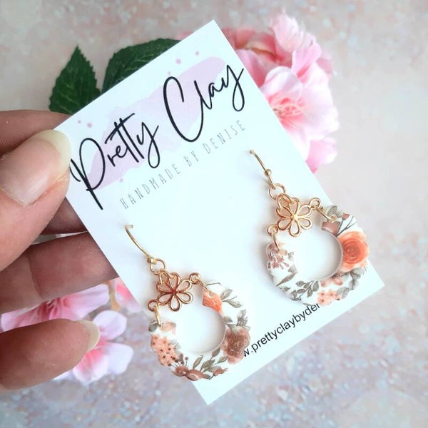 Handgemachte Ohrringe mit Rosen