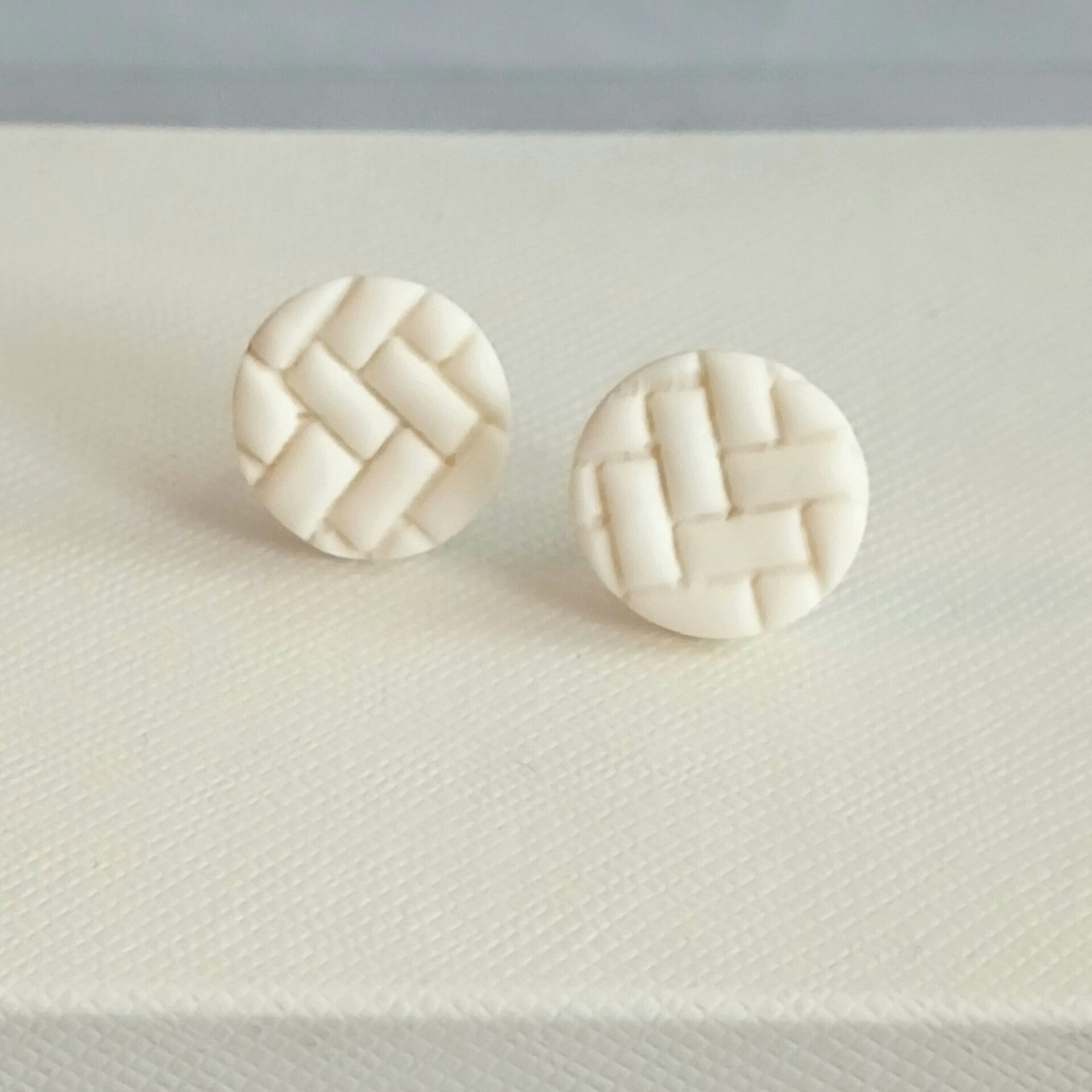 Ohrstecker | Flechtmuster creme