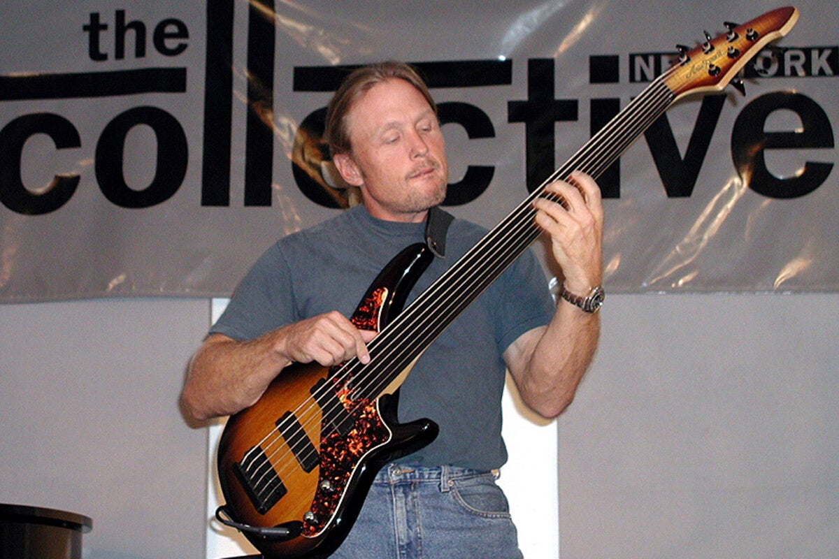 Steve Bailey Neotas Steve Bailey, le maitre de la 6 cordes fretless (1960-) / L'actu ...