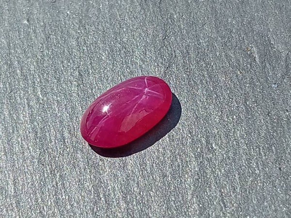Doppelseitiger Sternrubin 2,70 ct