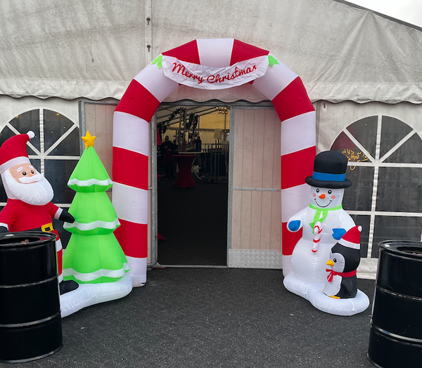 Kerstman entree  opblaas boog TE HUUR