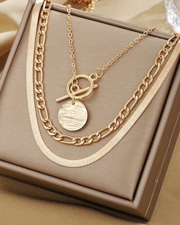 ✨ Chaîne Serpent & Médaille – L’incontournable chic & girly