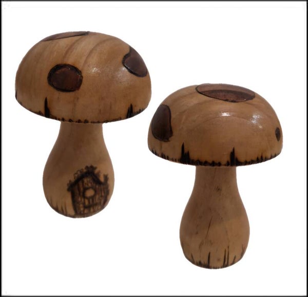 Champignon en bois cèpe gravé d'une porte féérique décoration automne-hiver RF2