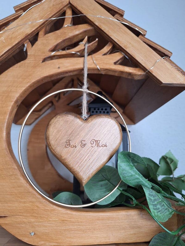 Suspension en bois en forme de cœur gravé Toi & Moi dans un cerceau doré Cadeau pour amoureux