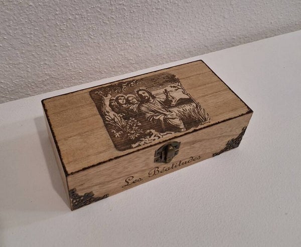 Coffret gravé de Jésus-Christ révélant les Béatitudes entouré des apôtres