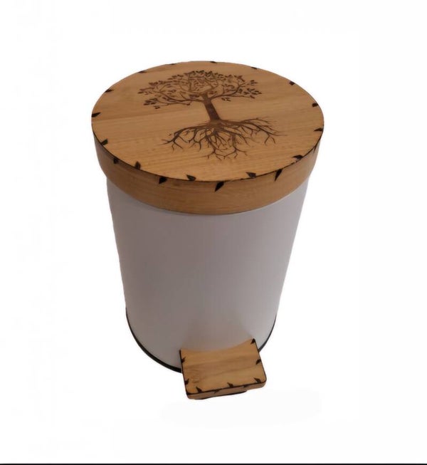 Poubelle en bois de bambou de salle de bain ou toilettes gravée d'un Arbre de vie celtique 3L