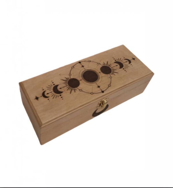 Boîte rangement rectangulaire en bois gravée des différentes phases de la lune lithothérapie huile essentielle thé pierres cristaux