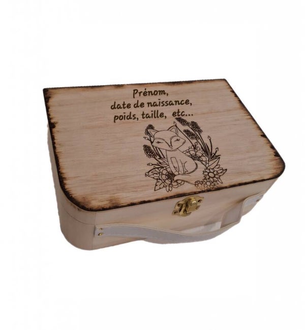 Valise maternité bébé à personnaliser gravée d'un petit renard dans un décor de fleurs des champs ou valisette à souvenirs de naissance