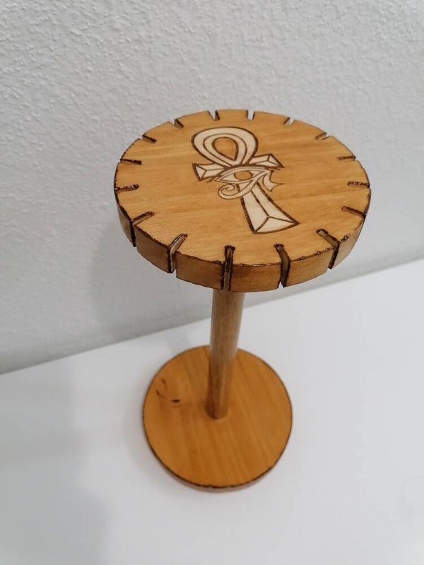 Présentoir gravé d'une clé de Ankh croix égyptienne portique à bijoux