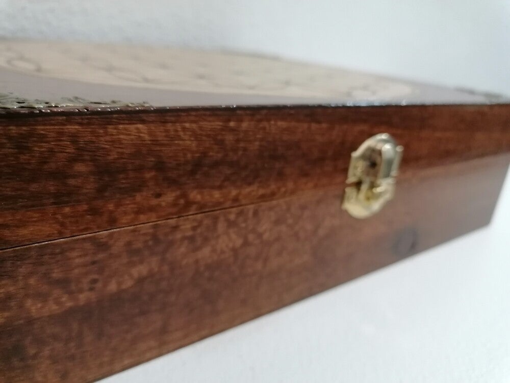 Grande boite Fleur de vie rangement en bois pour pierres gravée grille