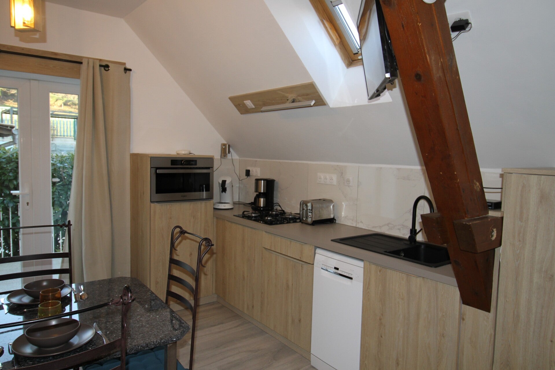 cuisine-henriette-3-standard-94a0ca.jpg