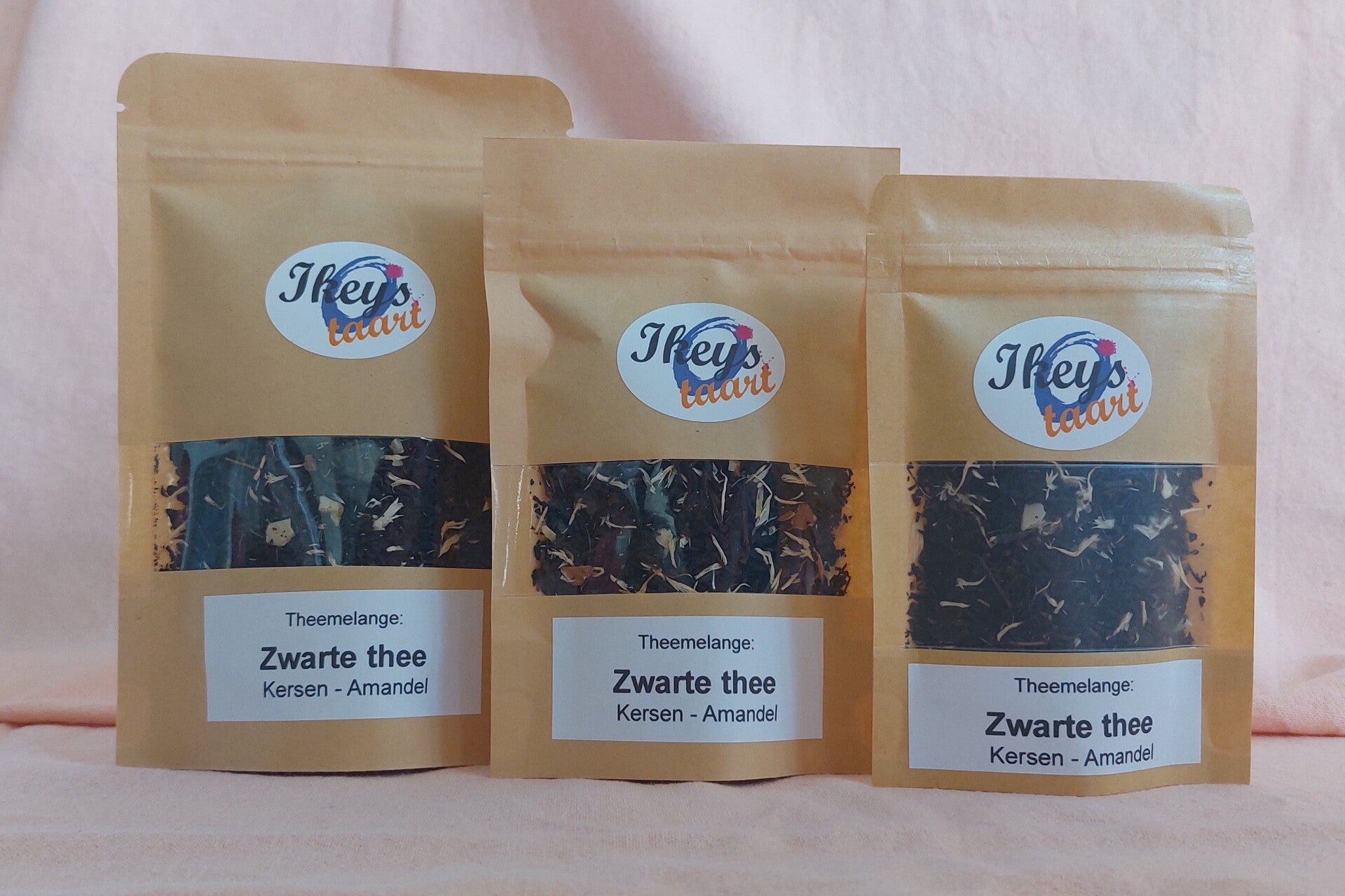 Theemelange ZWARTE THEE "Kersen - Amandel"