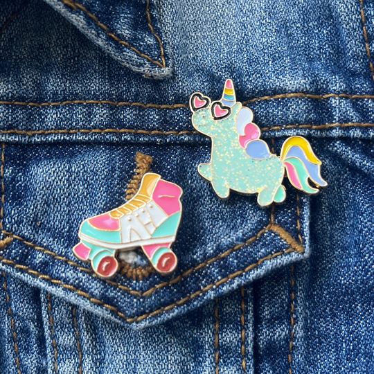 Pin Broche Skate - roze geel turquoise rood