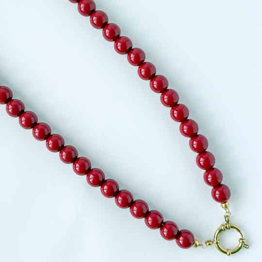 Bubblegum damesketting met boeislot & bedel – donker rood