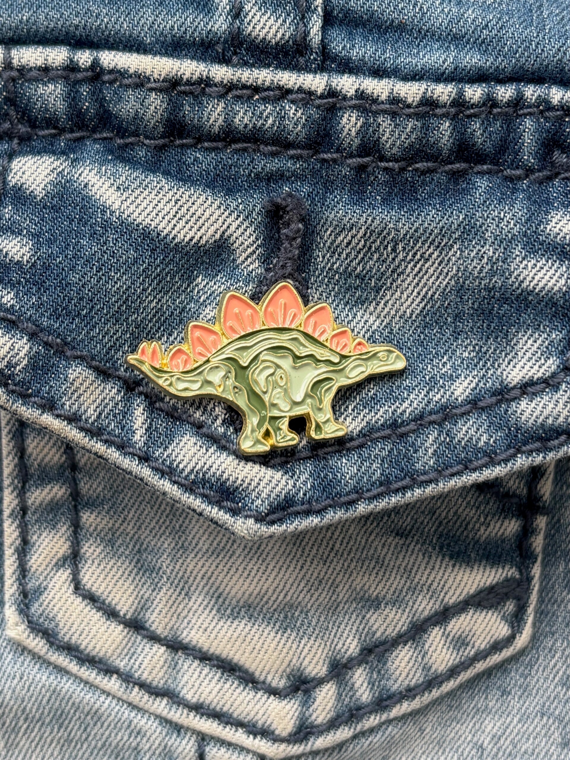 Pin - Dinosaurus Triceratops  Pin voor kinderen