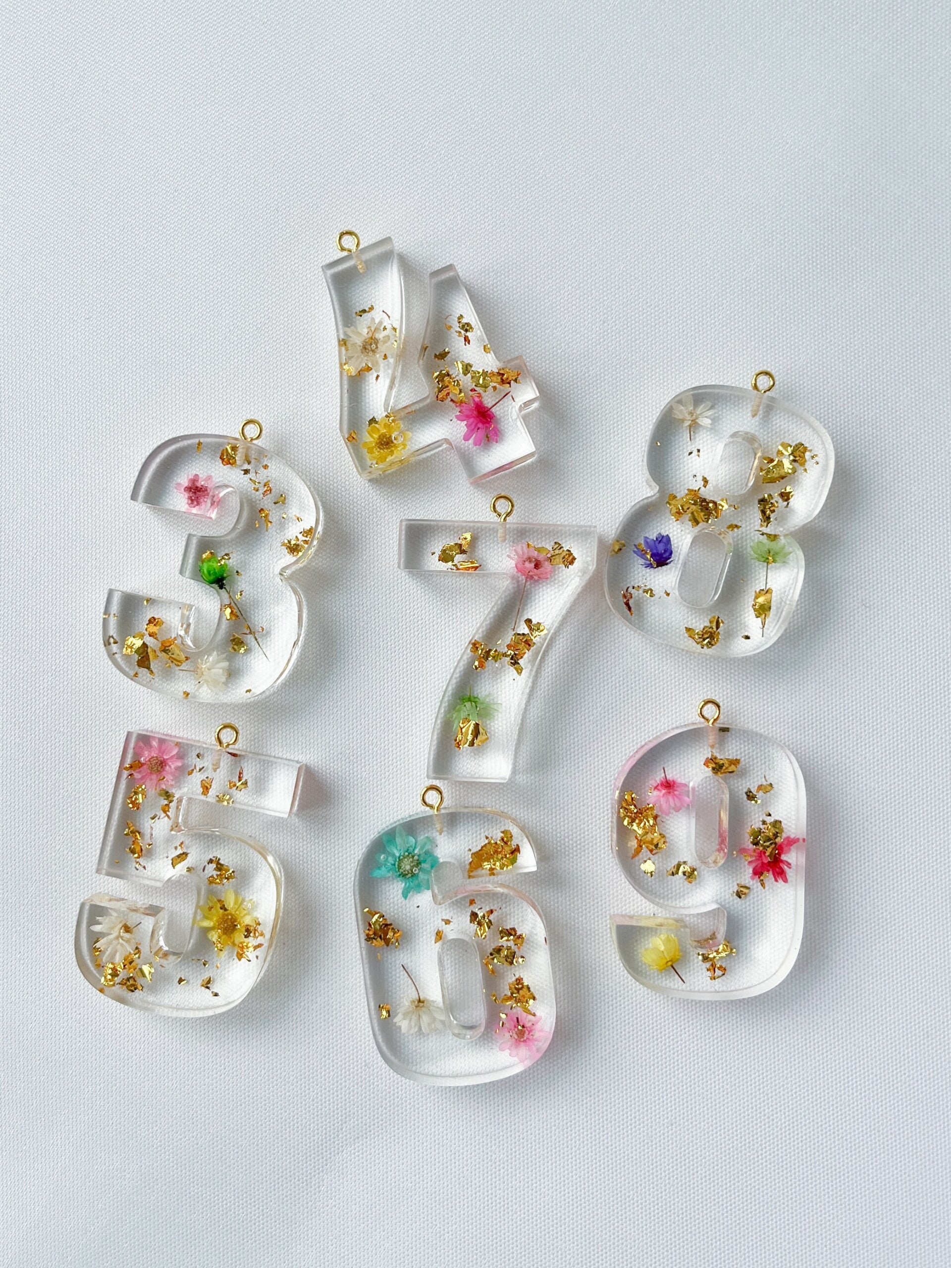 Cijferbedel / Letterbedel - goud en droogbloemen