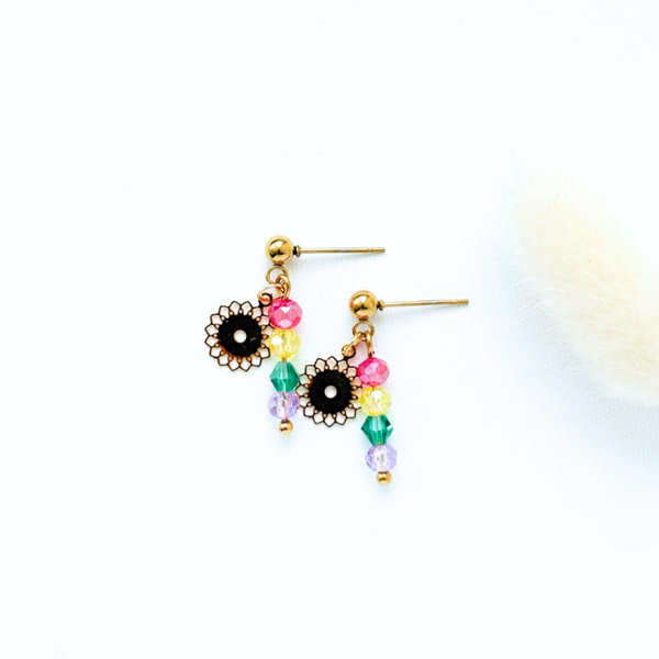 Dames oorbellen stainless steel met facetkralen en bohemian bloem