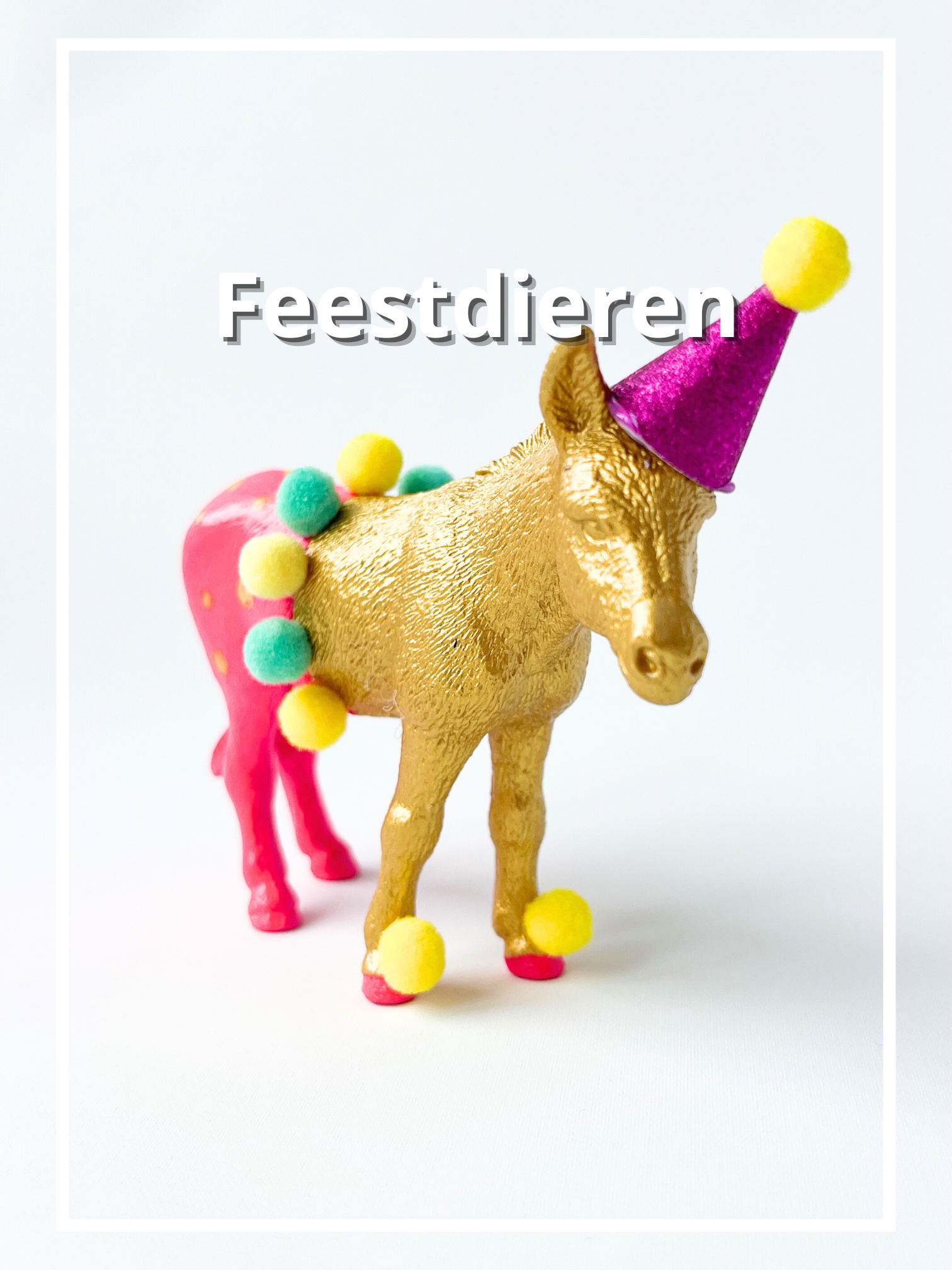 Uniek handgeschilderd feestdier met feesthoedje – vrolijk verjaardagscadeau voor kinderen.
