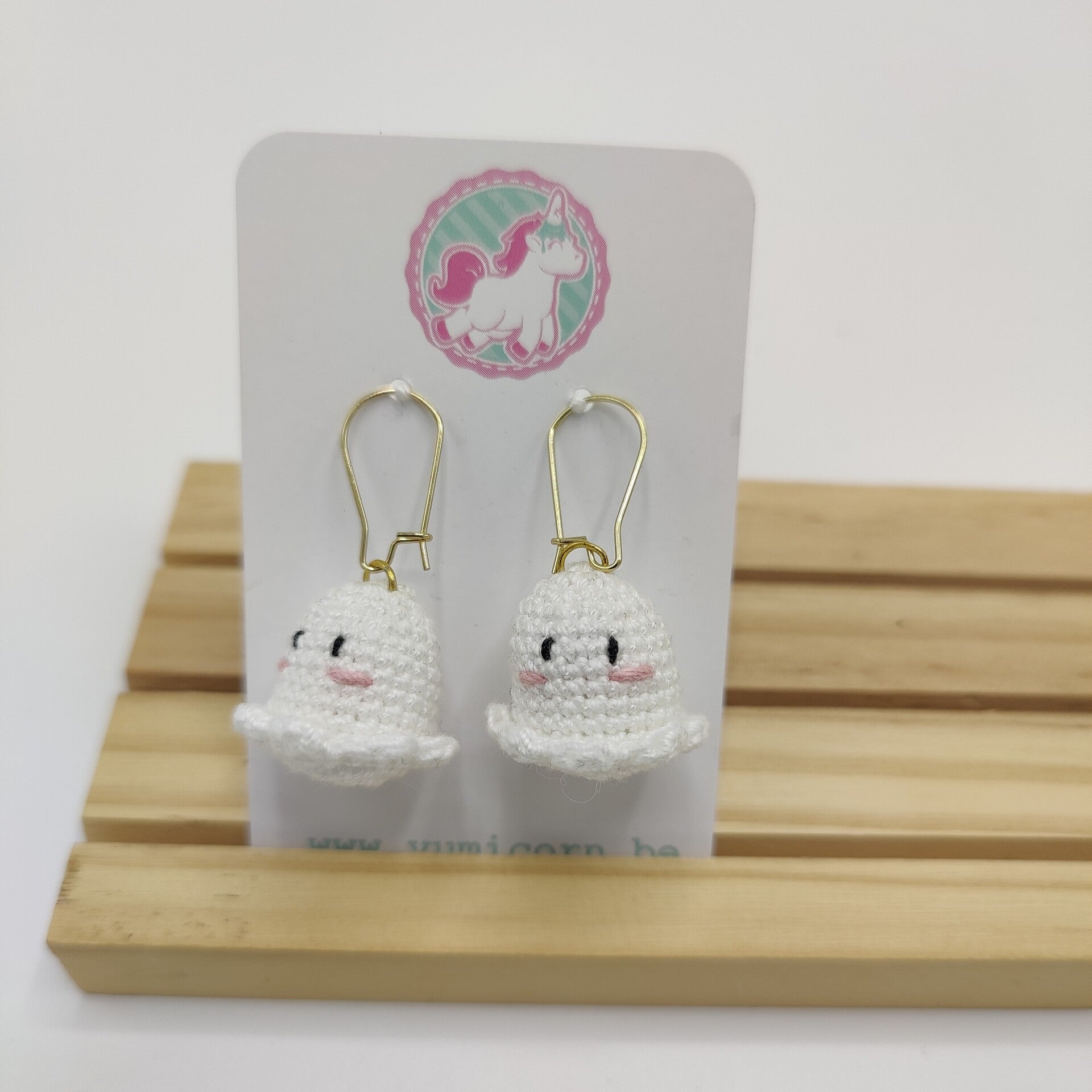 Boucles d'oreilles fantômes