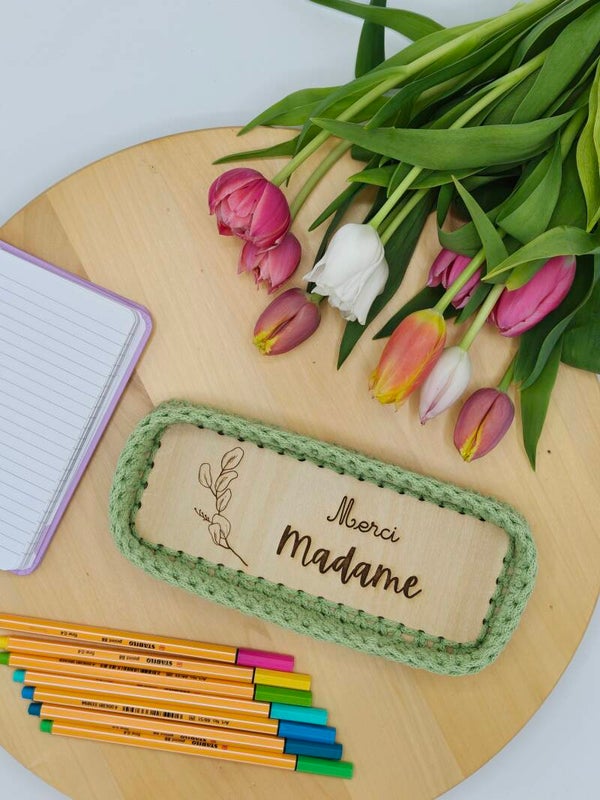 Plumier ouvert - Merci Madame