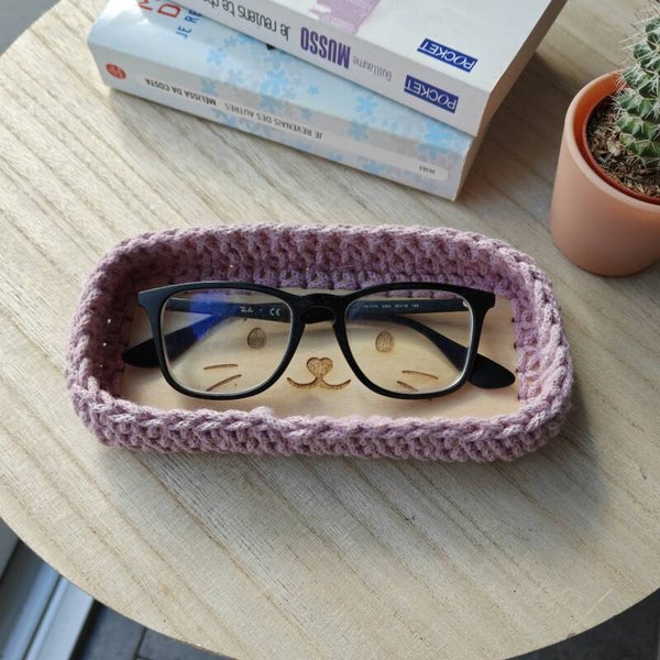 Panier à lunettes – Bois & crochet - nez coeur