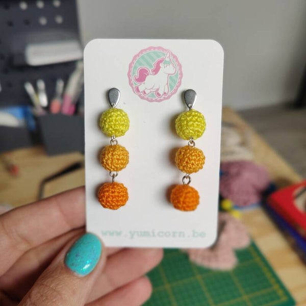 Boucles d'oreilles cascade de billes - orange et jaune