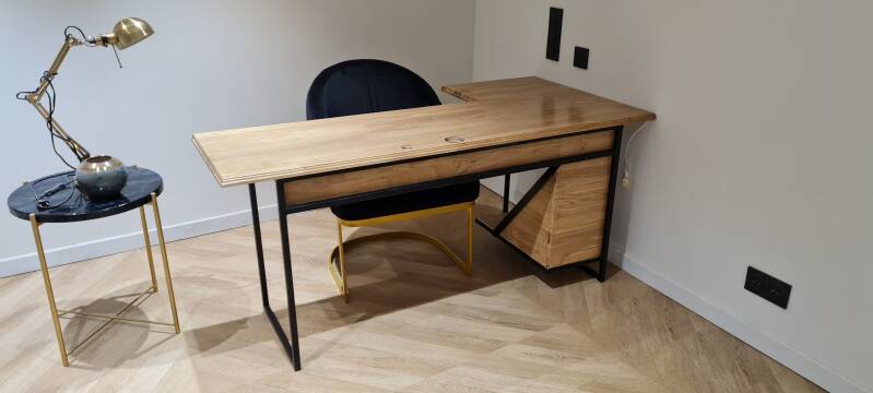 Création d&#039;un bureau acier et chêne massif