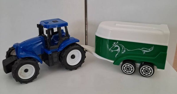 Blauwe tractor met kar (2)