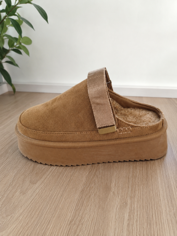Mules fourrées camel à plateforme