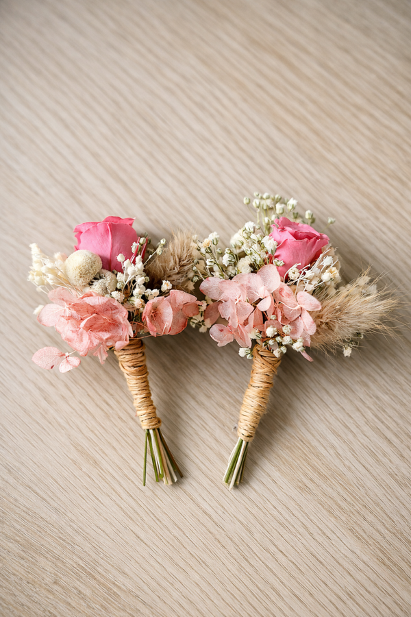 Prendidos rosas