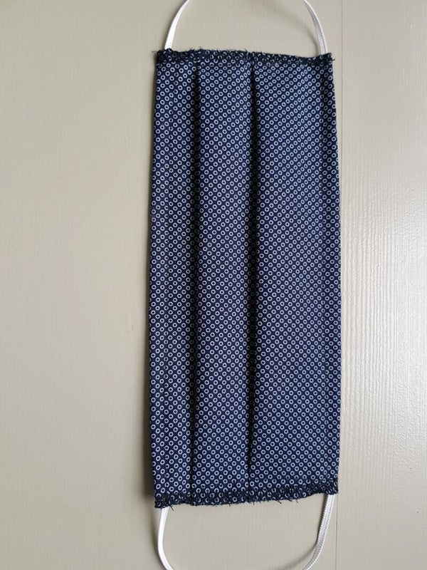 2- laags mondkapje van 100% katoen. Diverse kleuren.