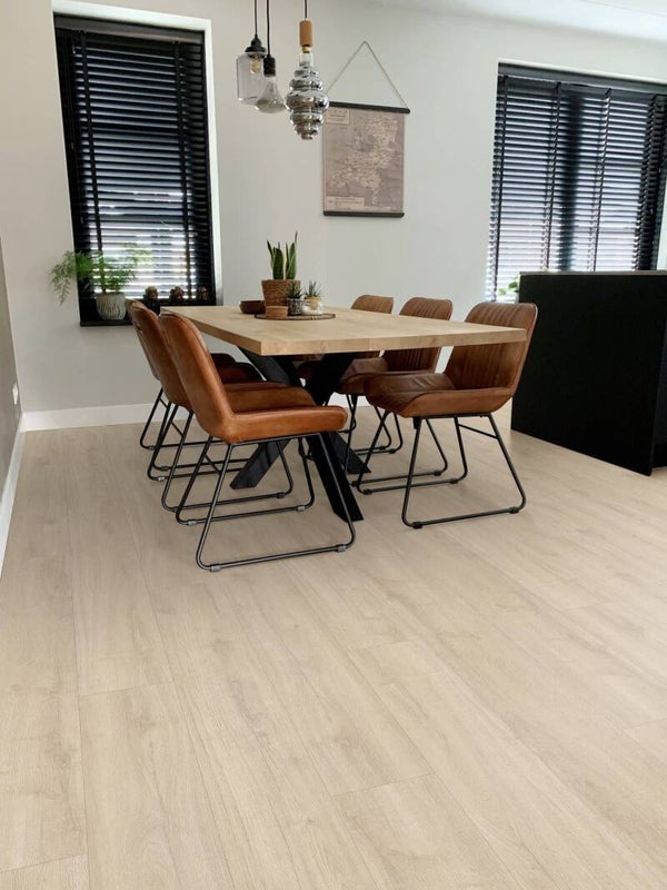 Oakland 6105 (dryback) Ivory €37,95/m²