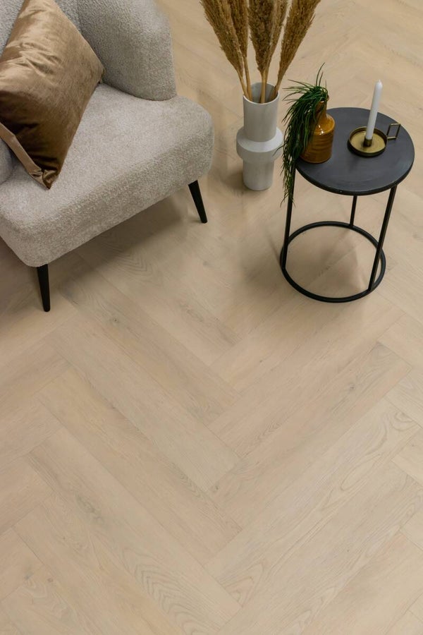 Mystiq Visgraat 1901 (dryback) Beige €38,95/m²