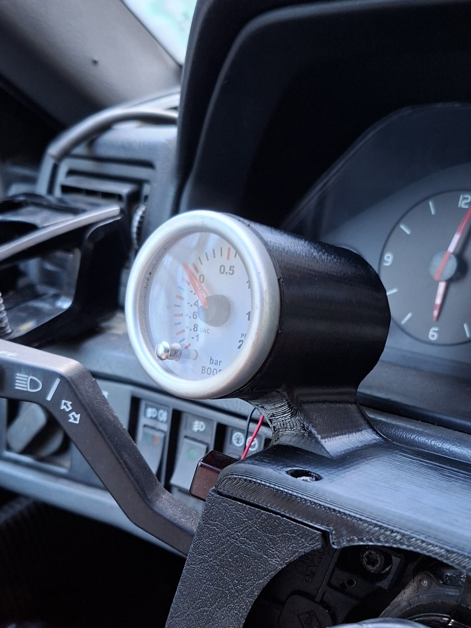 VOLVO 740/940 mittaripidike