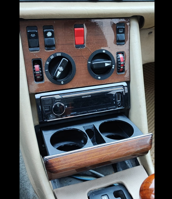 Mercedes W126 mukiteline