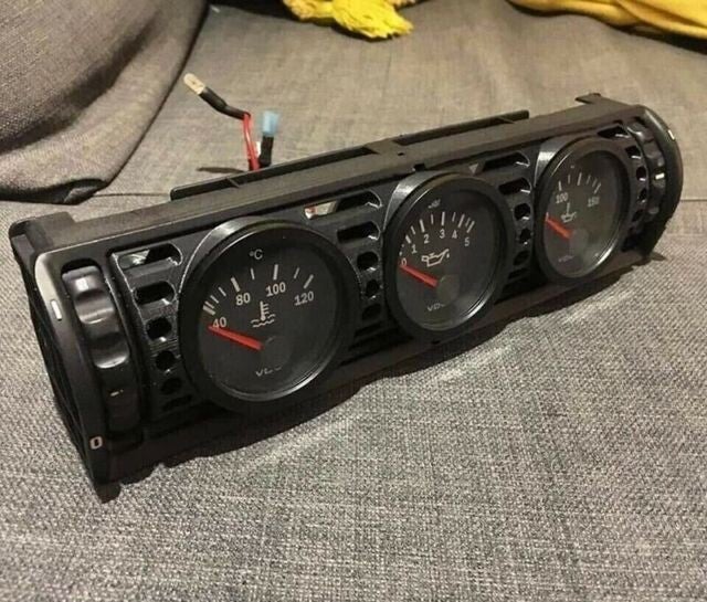 BMW E30 mittaripidike