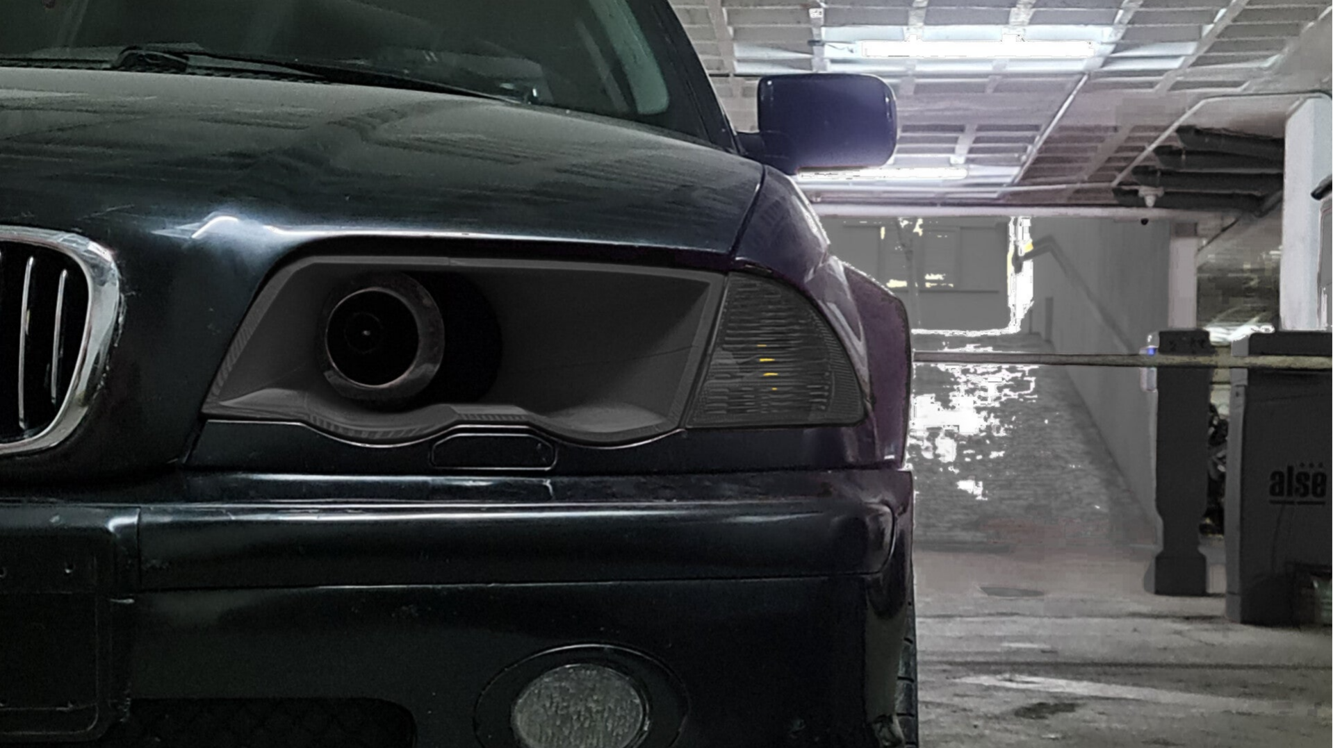 BMW E46 ajovalojen ilmakanava