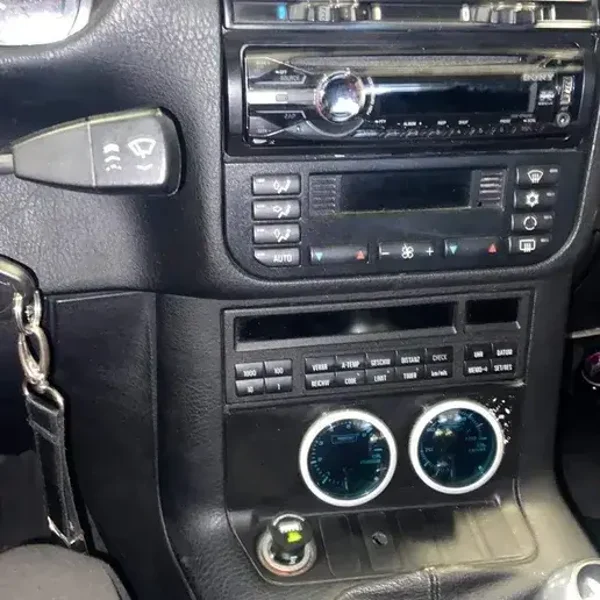 BMW E36 mittaripidike