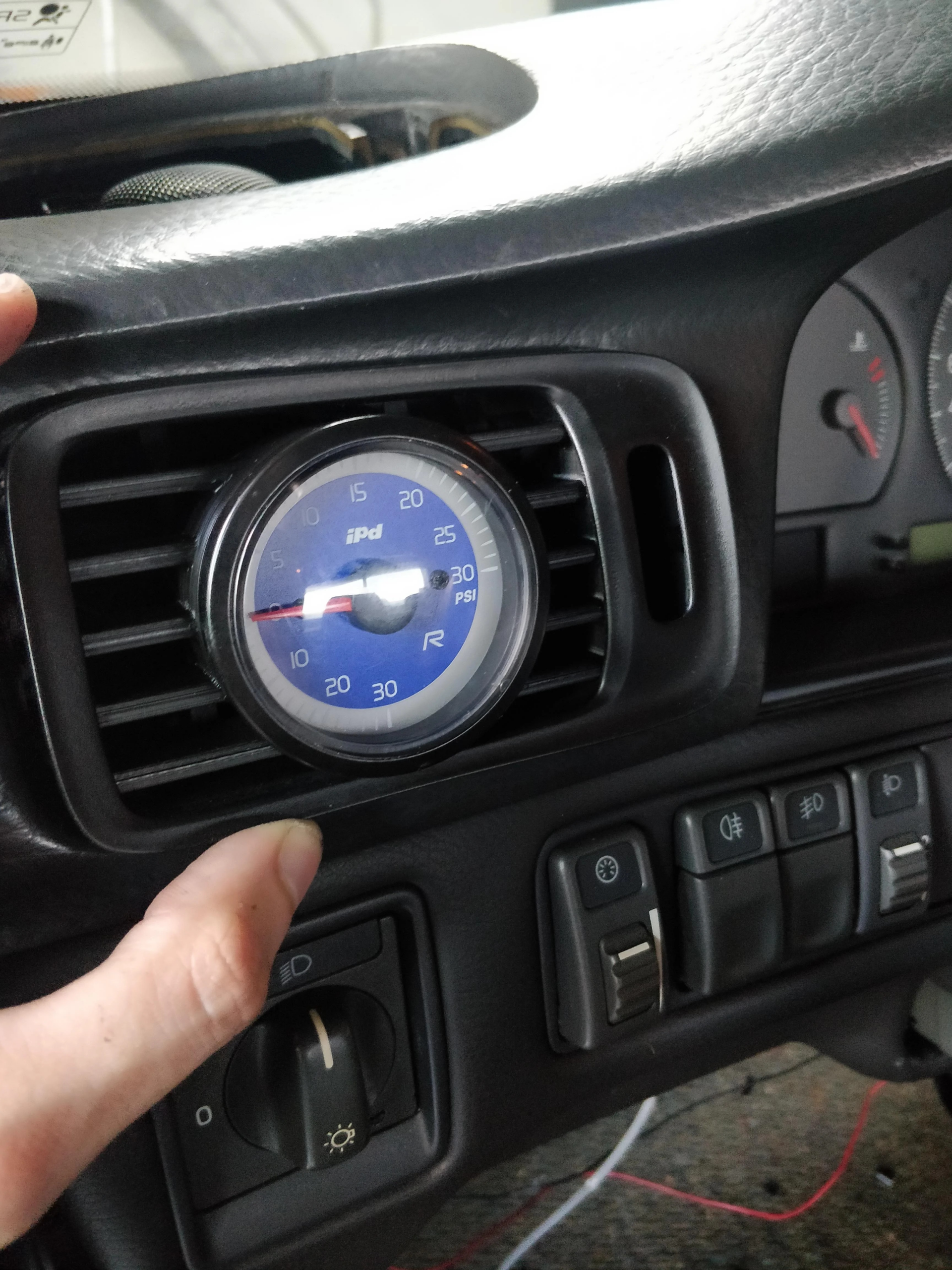 Volvo V70/S70/C70 mittaripidike