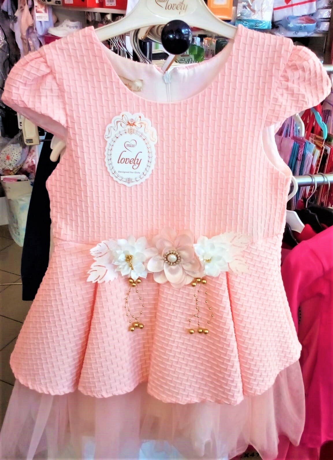 - îmbrăcăminte pentru copii - gyermekruházat