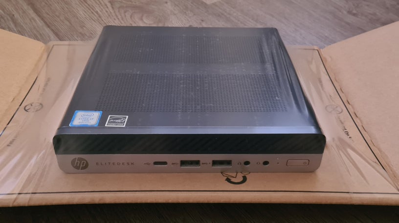 Mini-PC ingespannen in folie