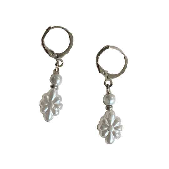 Parelbloemen oorbellen zilver