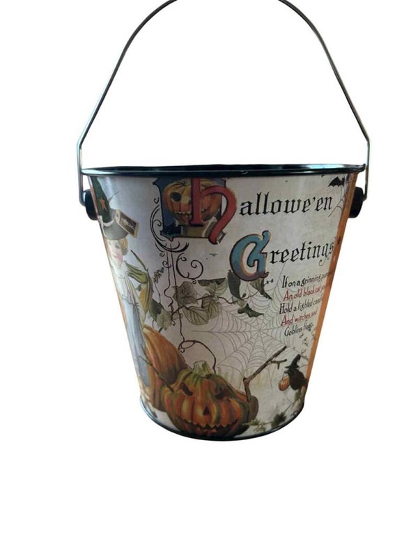 metalen emmertje leeg