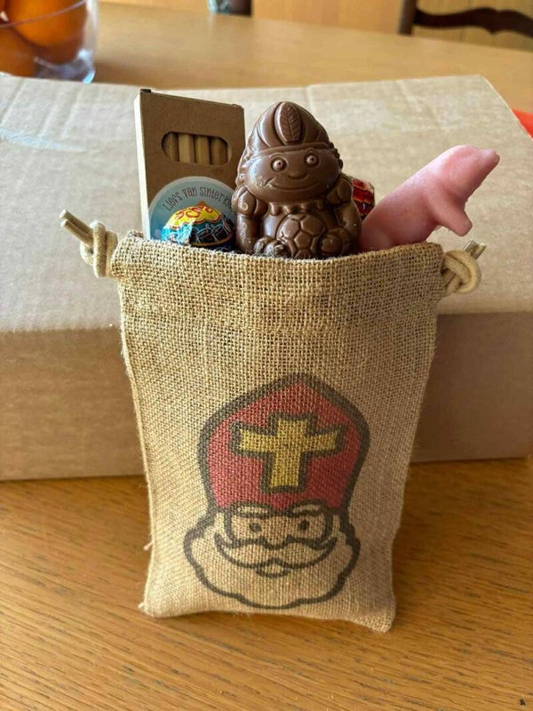 jute zakje met geschenkje