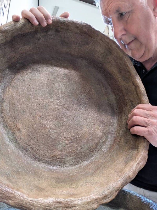 Handgemaakte Kunstsculptuur: Unieke Schaal Ø 53cm x H 12